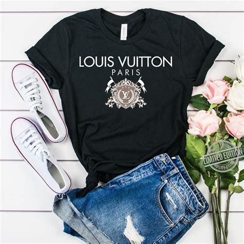 louis vuitton malletier paris t shirt|Louis Vuitton Paris la samaritaine.